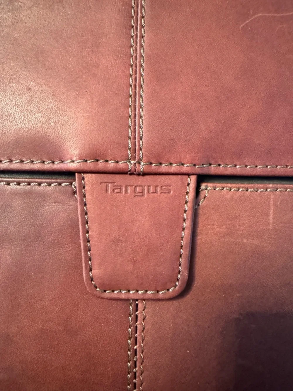 Targus Men's Laptop Folio in Chestnut Brown